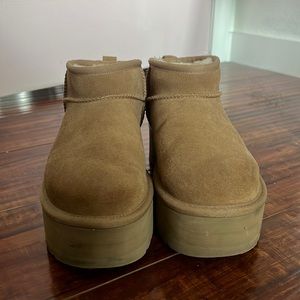 platform mini uggs size 8